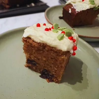 Carrot cake with cream cheese icing