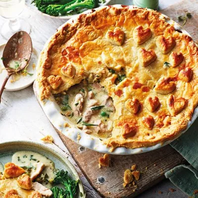 Herby spring chicken pie