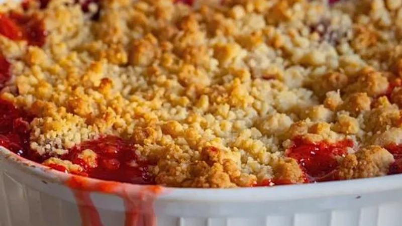 Rhubarb and Ginger Crumble